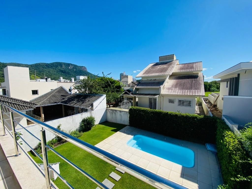 Casa em Pedra Branca, Palhoça. 3 quartos, 247m². Imagem 11 de 14